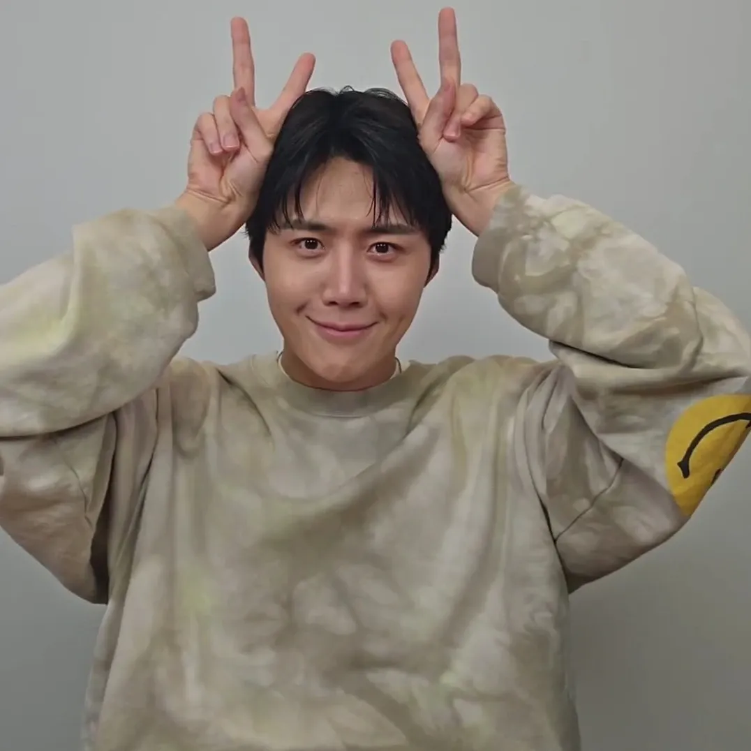 Behind-the-scenes cut of Kim Seonho