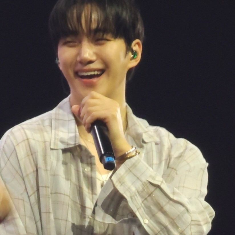 粉丝拍下的李俊昊瞬间