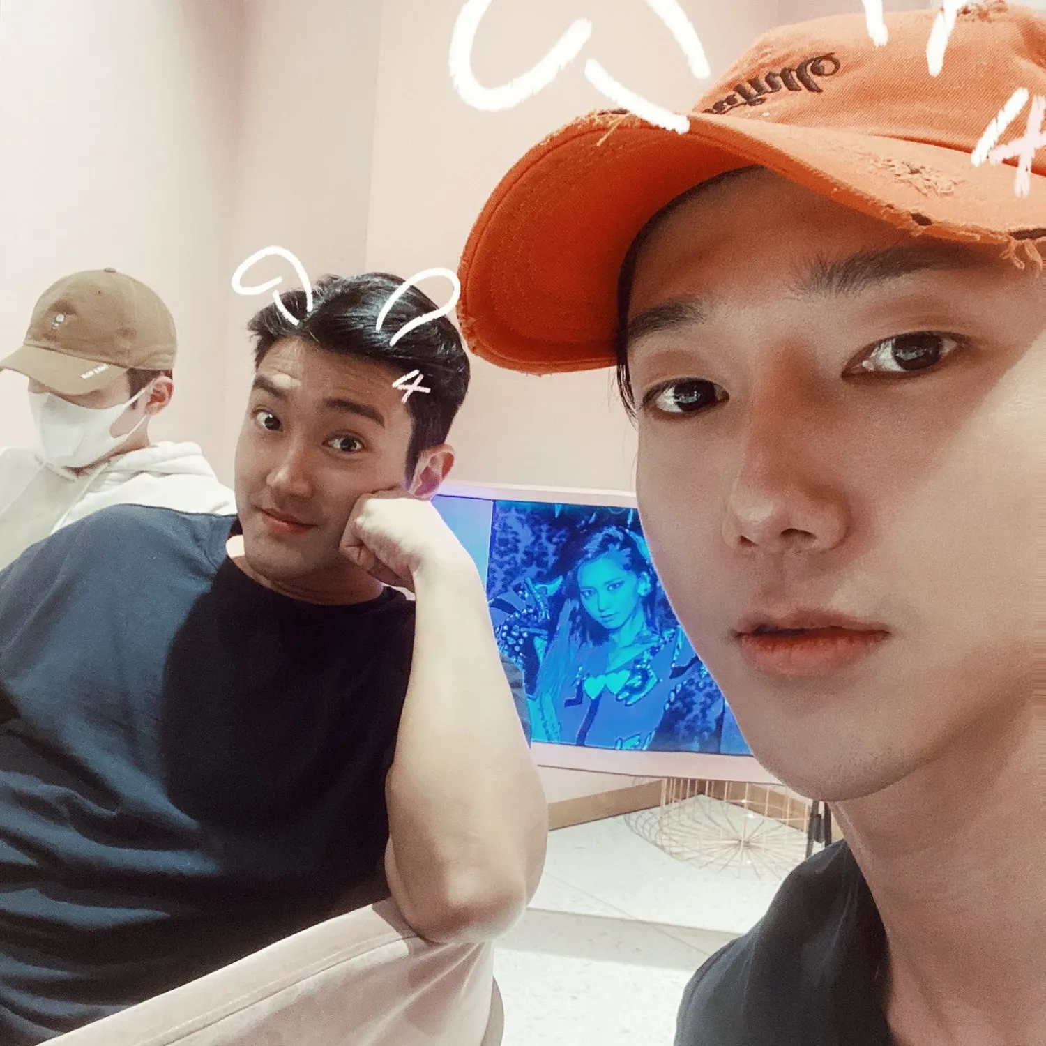 Latest photo of Choi Siwon