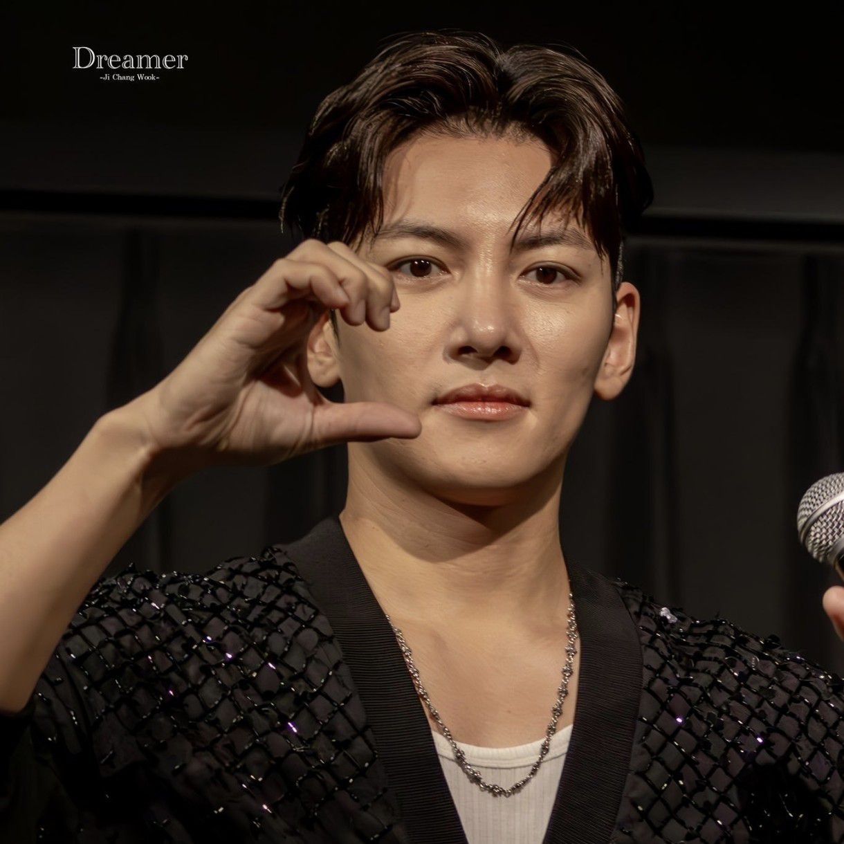 粉丝拍下的池昌旭瞬间