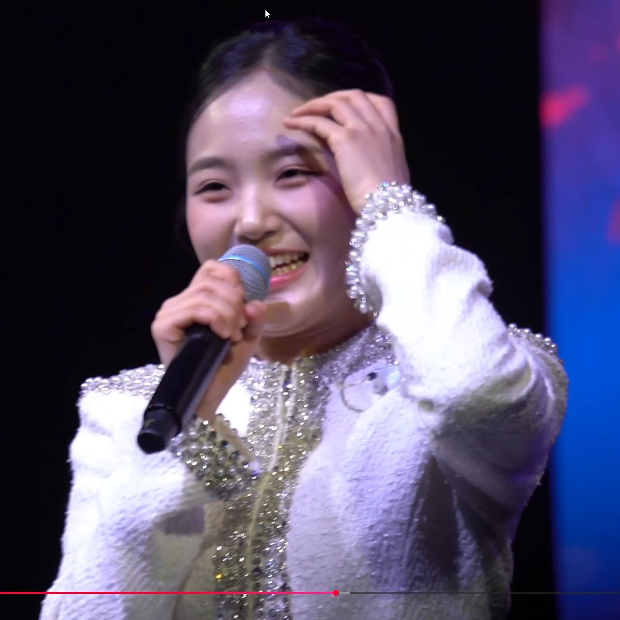 A moment captured by a fan of Kim Taeyeon