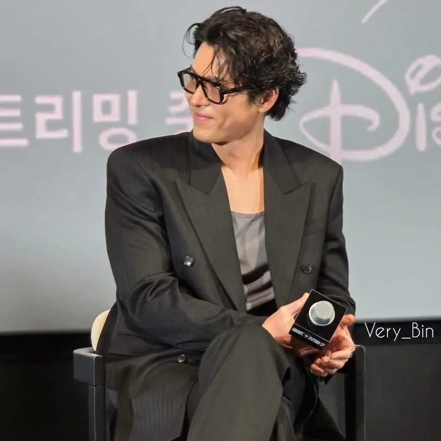 Foto kegiatan terbaru dari Hyun Bin