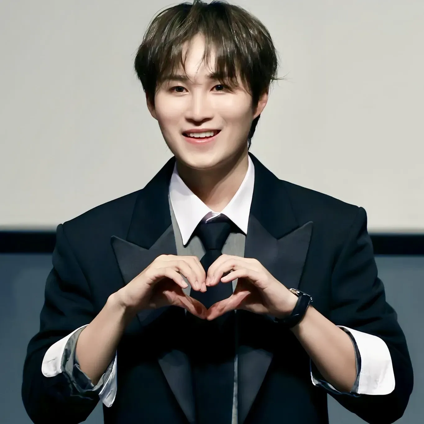 김희재의 비하인드 컷