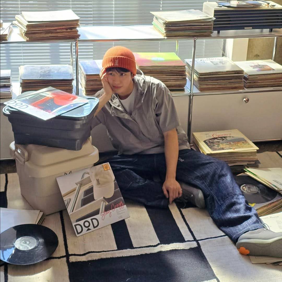 粉丝拍下的丁海寅瞬间