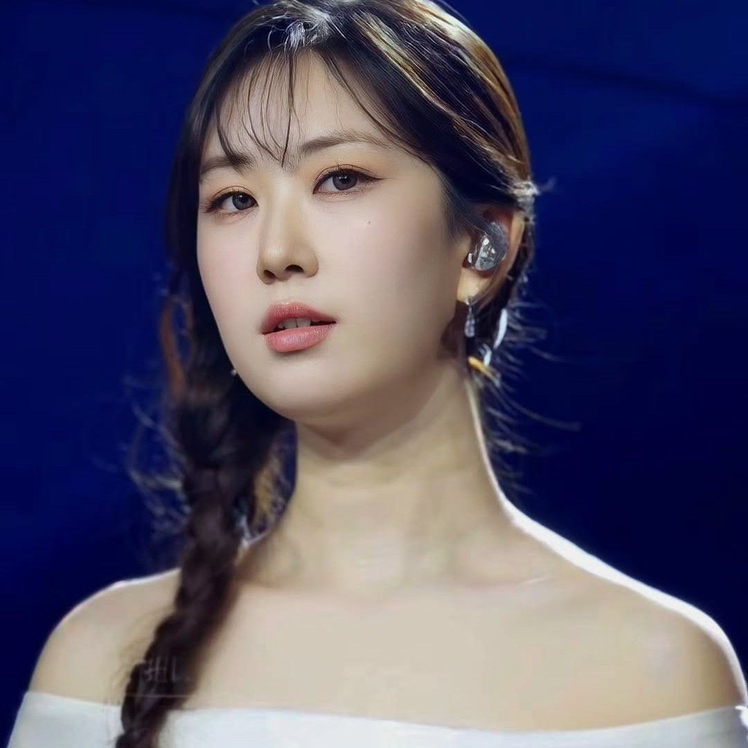 Cuplikan di balik layar dari Jeon Yujin