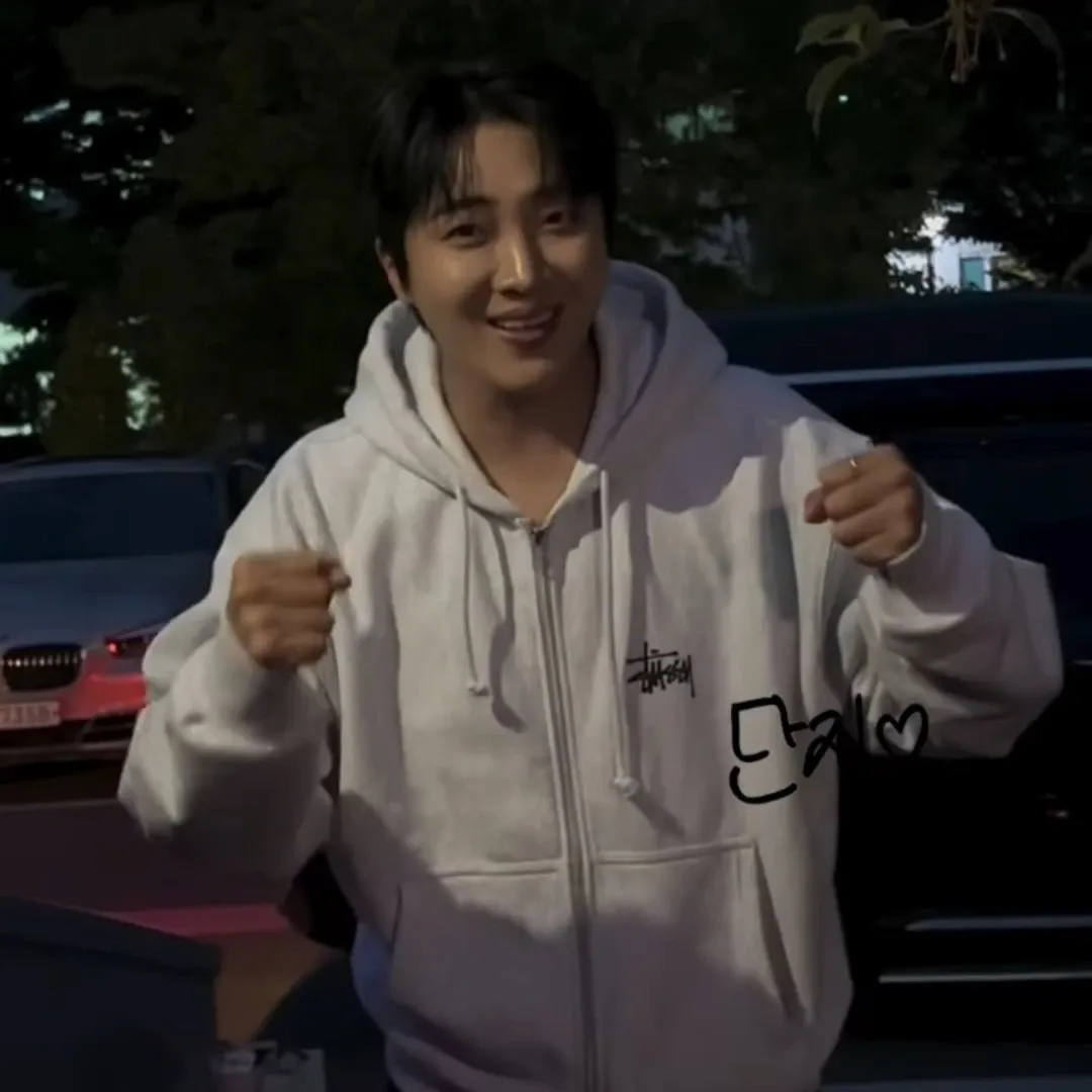 Behind-the-scenes cut of Hwang Yunsung