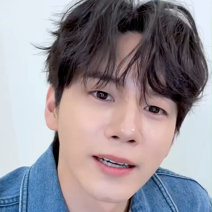 Foto terbaru dari Ong Seongwu