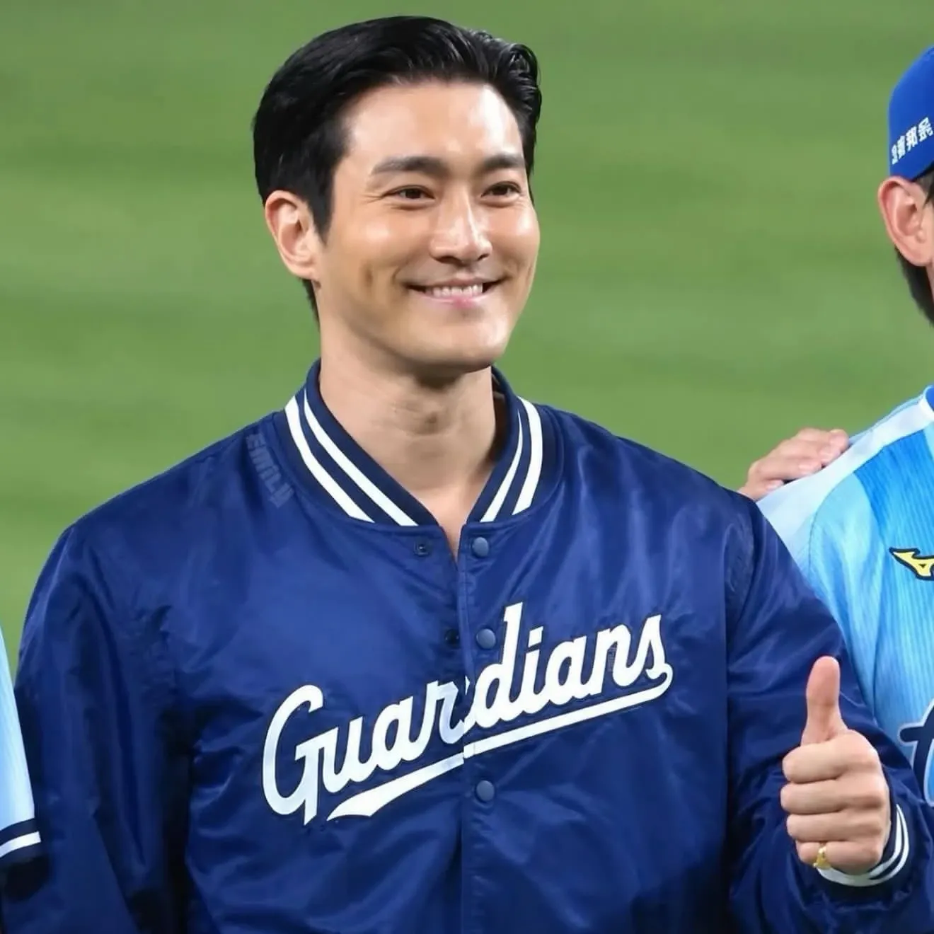 Recent activity shot of Choi Siwon