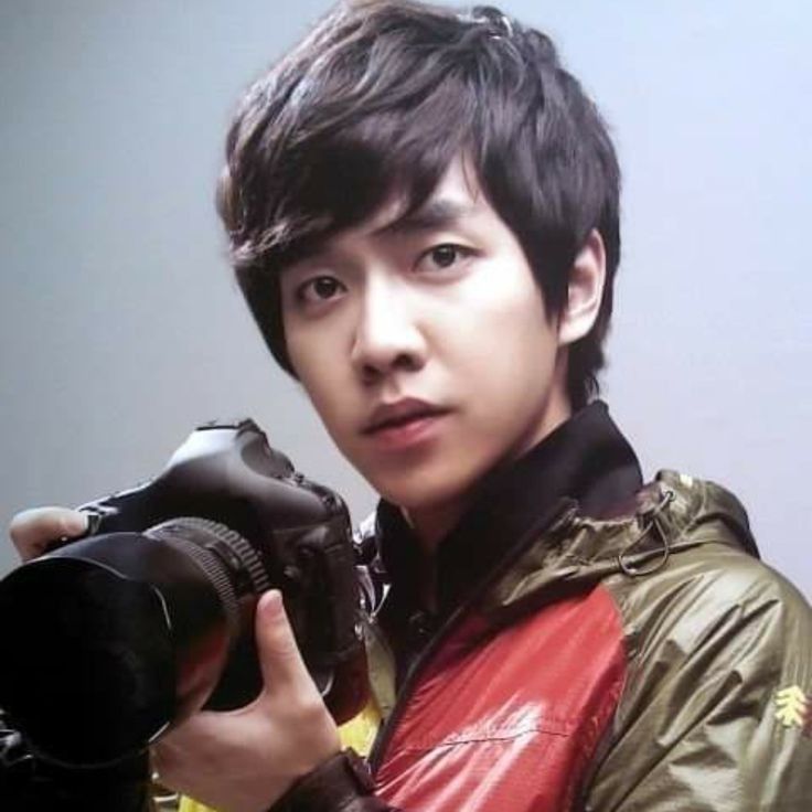 Foto kegiatan terbaru dari Lee Seunggi