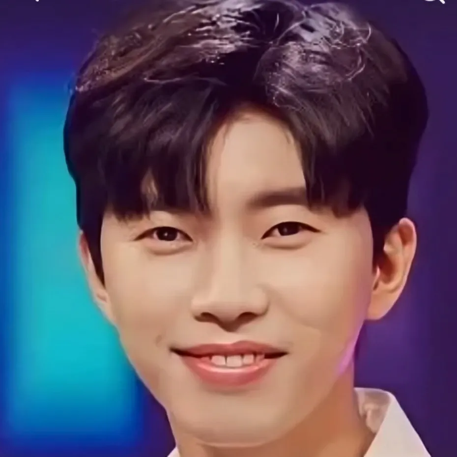 Behind-the-scenes cut of Lim Youngwoong