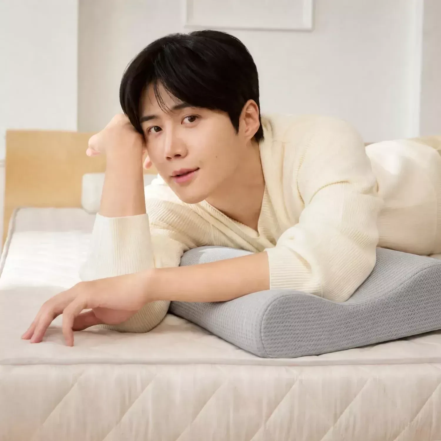 Behind-the-scenes cut of Kim Seonho
