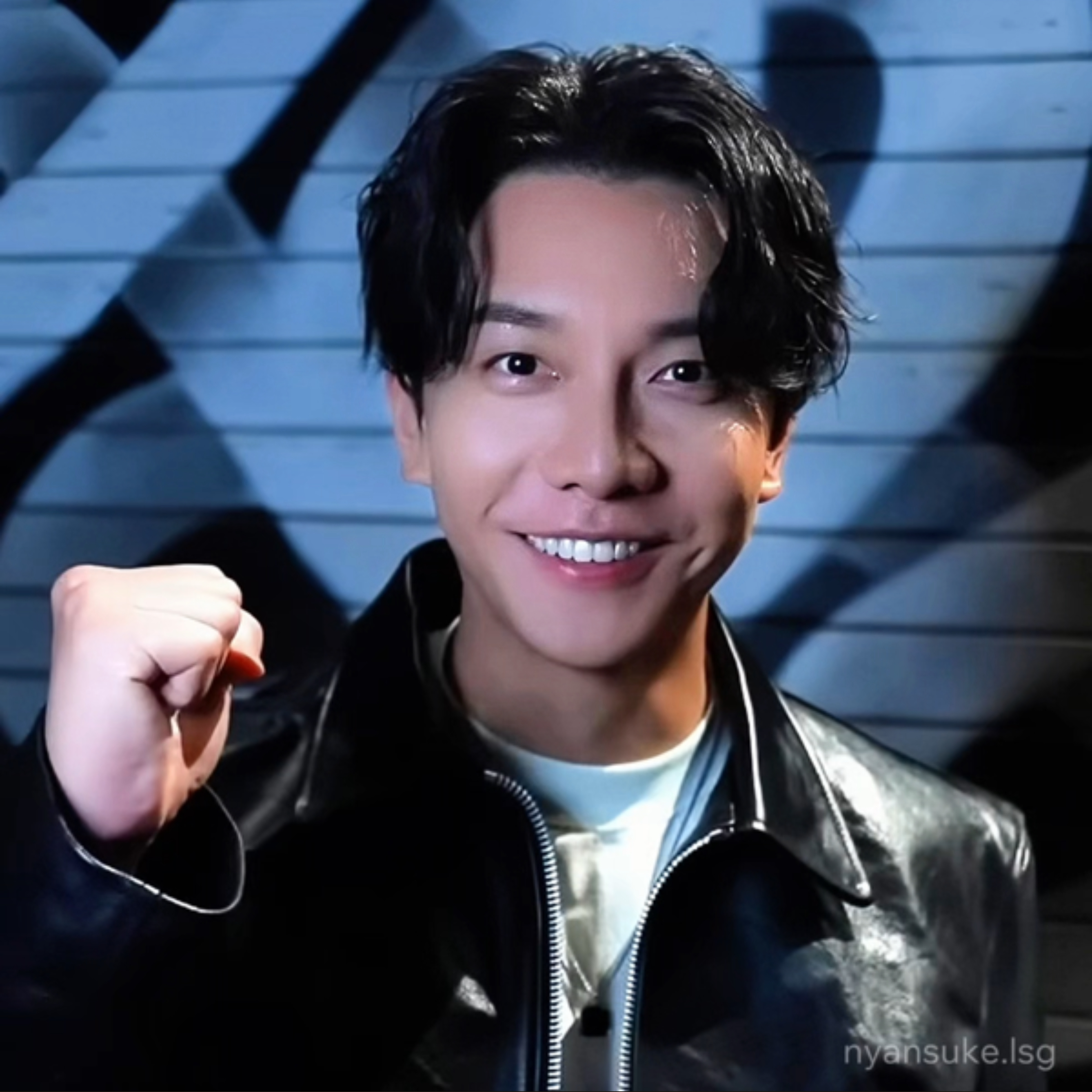 Recent activity shot of Lee Seunggi