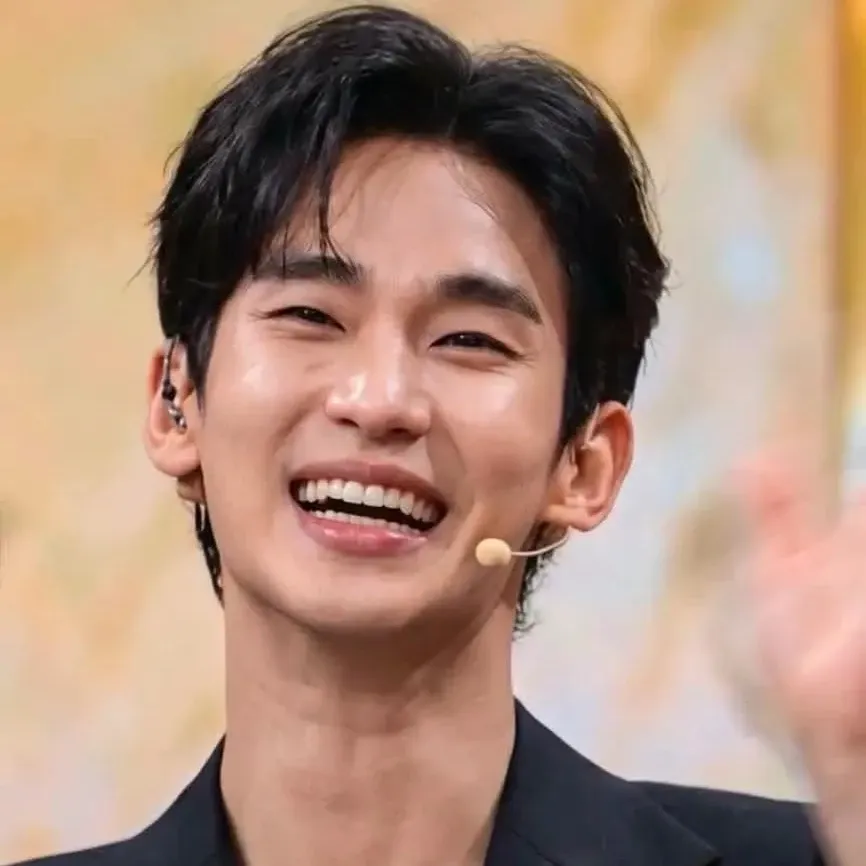 Behind-the-scenes cut of Kim Soohyun