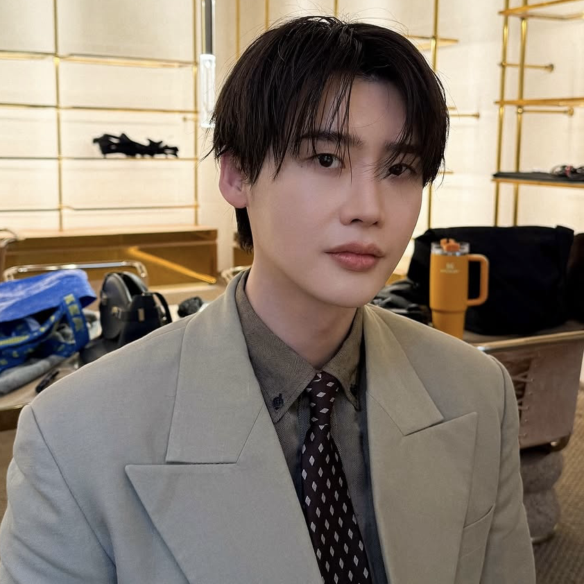 A moment captured by a fan of Lee Jongsuk