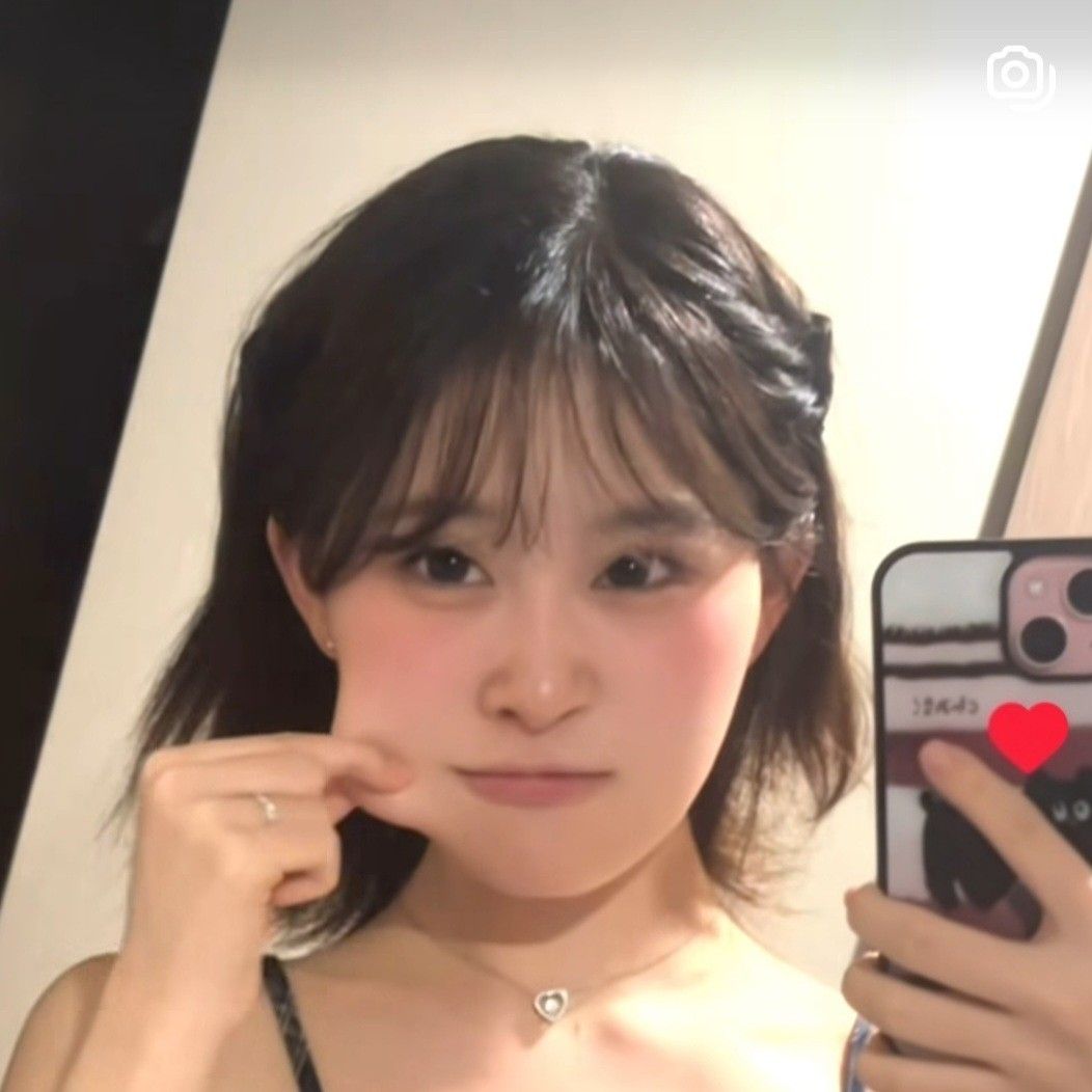 Momen yang diabadikan oleh penggemar Kim Dahyun