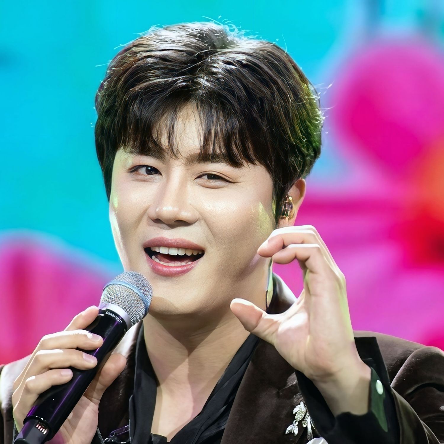 Recent activity shot of Jin Haesung