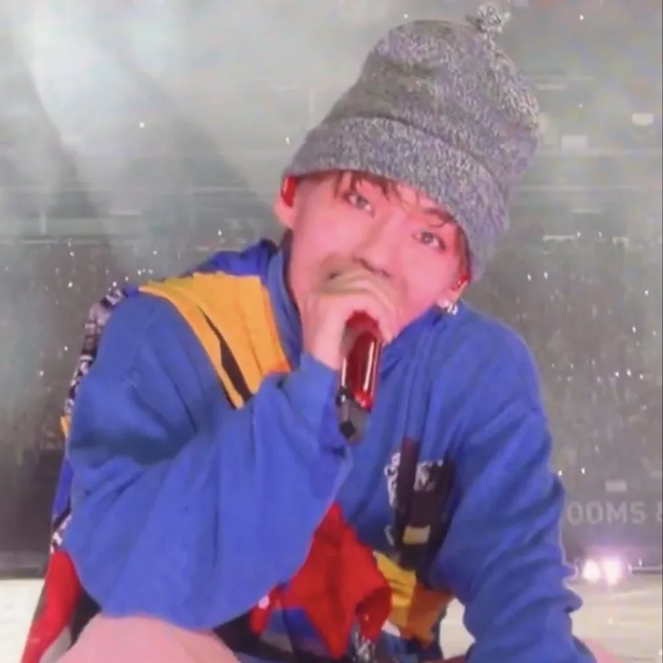 Latest photo of Kim Taehyung (V)