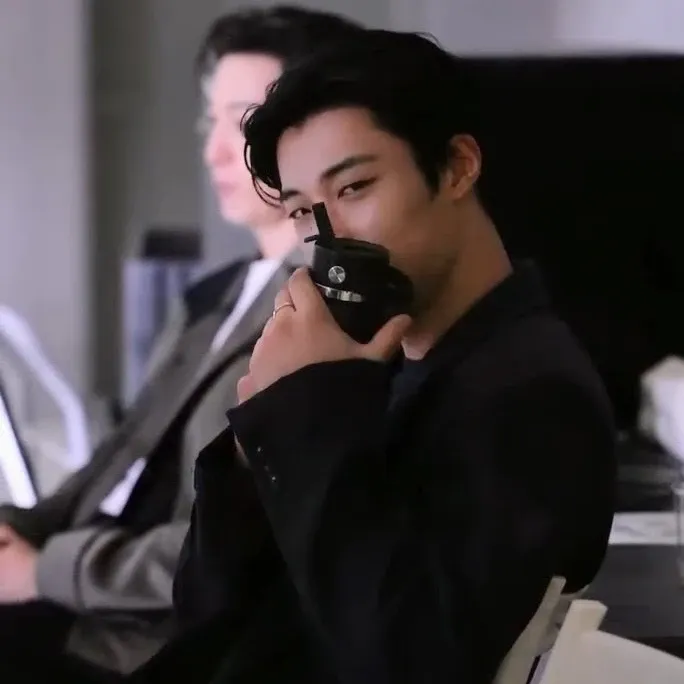 A moment captured by a fan of Woo Dohwan