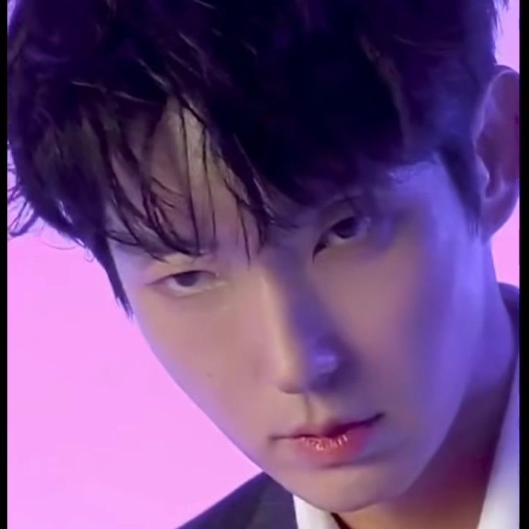 Behind-the-scenes cut of Lee Joongi