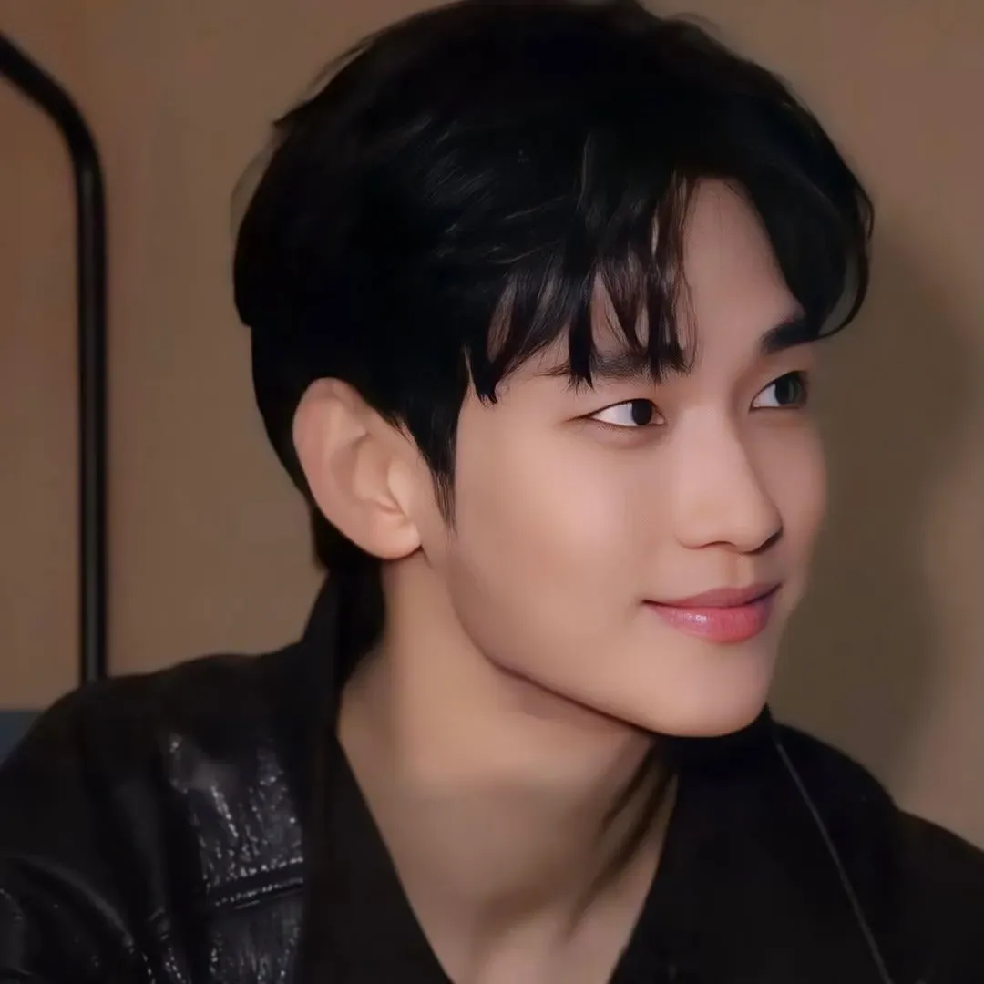 A moment captured by a fan of Kim Soohyun