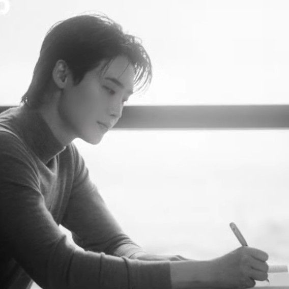 李鍾碩的最新照片