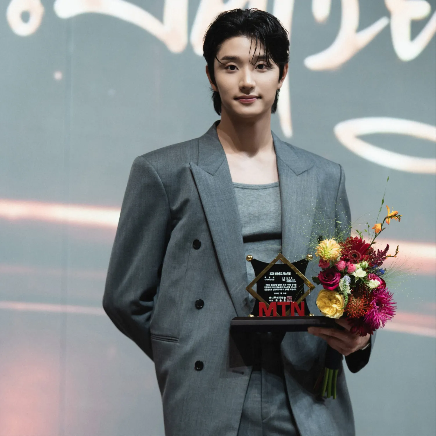 A moment captured by a fan of Kim Jaewon