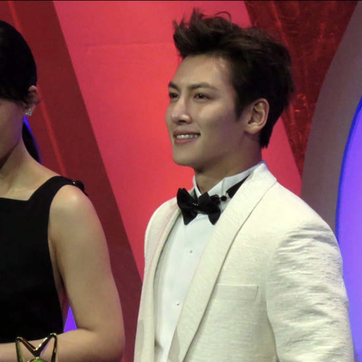 Behind-the-scenes cut of Ji Changwook