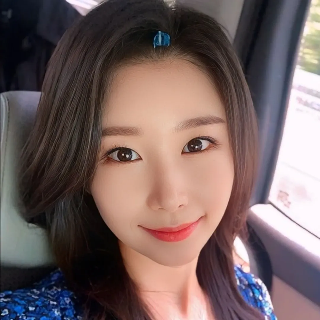 Behind-the-scenes cut of Lee Sona