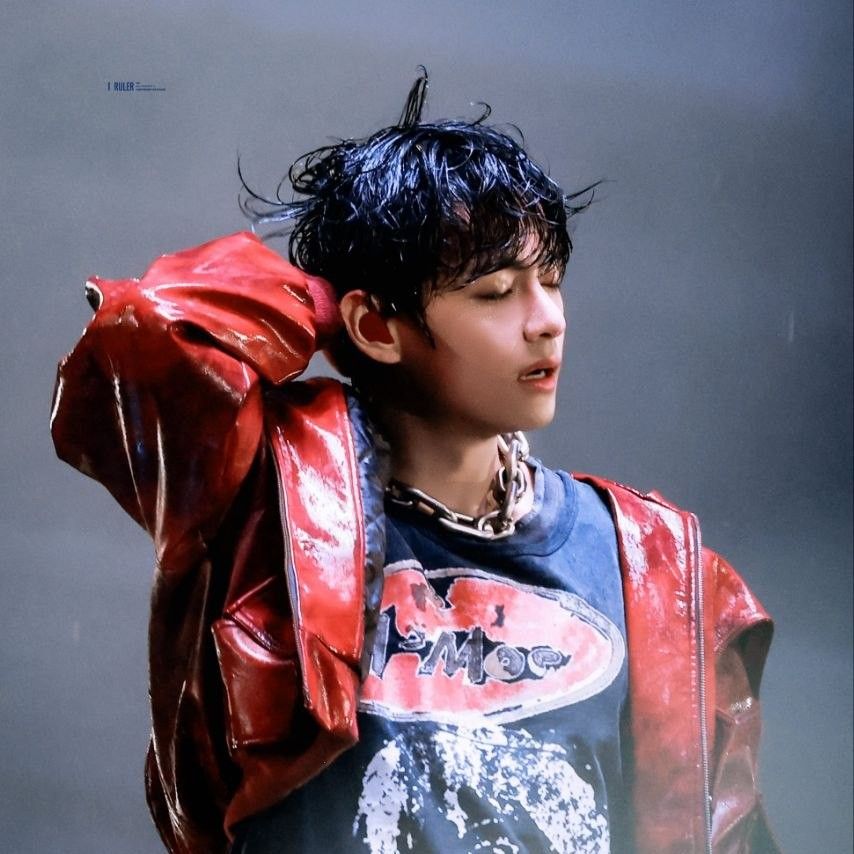 Latest photo of Kim Taehyung (V)