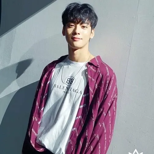 Latest photo of Cha Eunwoo