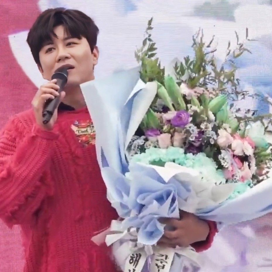 チン・ヘソンの最近の活動ショット