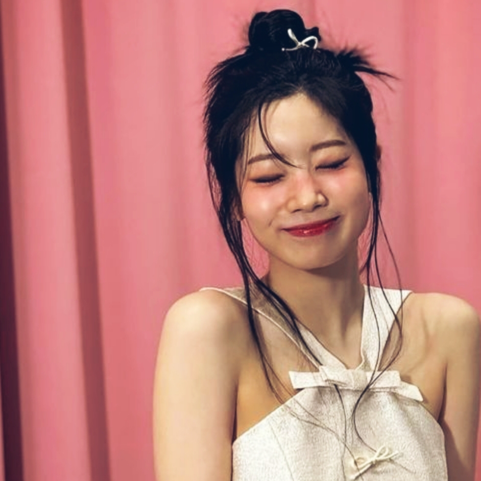 Behind-the-scenes cut of Dahyun