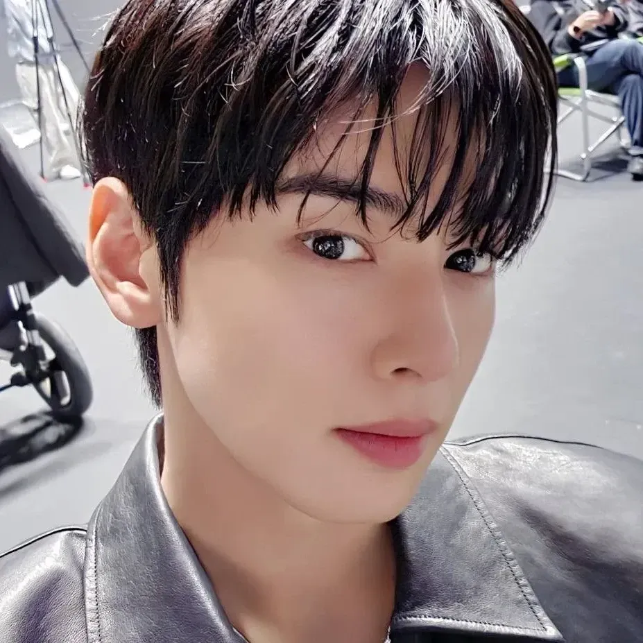 Behind-the-scenes cut of Cha Eunwoo