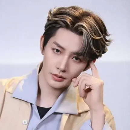 Recent activity shot of Deng Wei