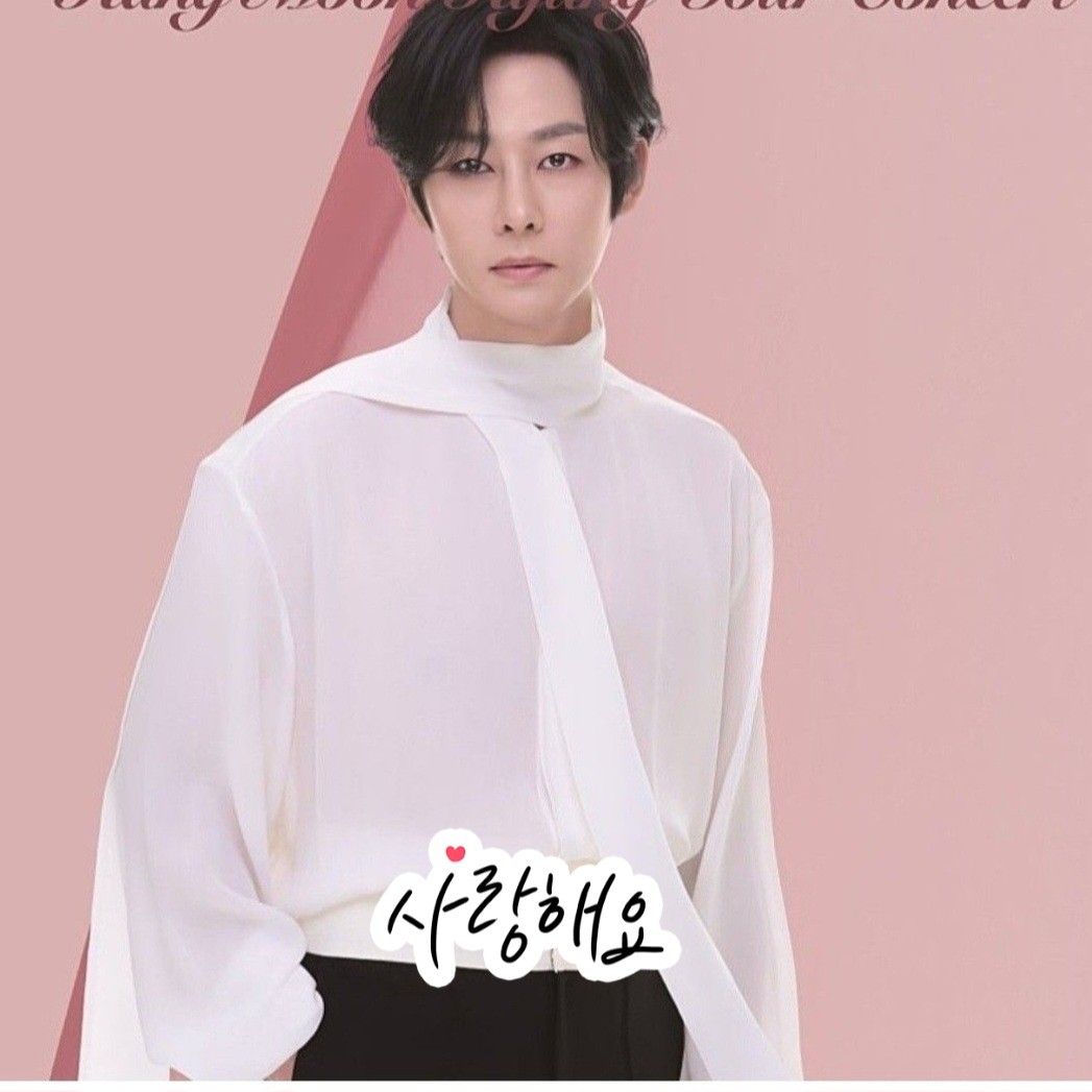 Behind-the-scenes cut of Kang Moonkyung