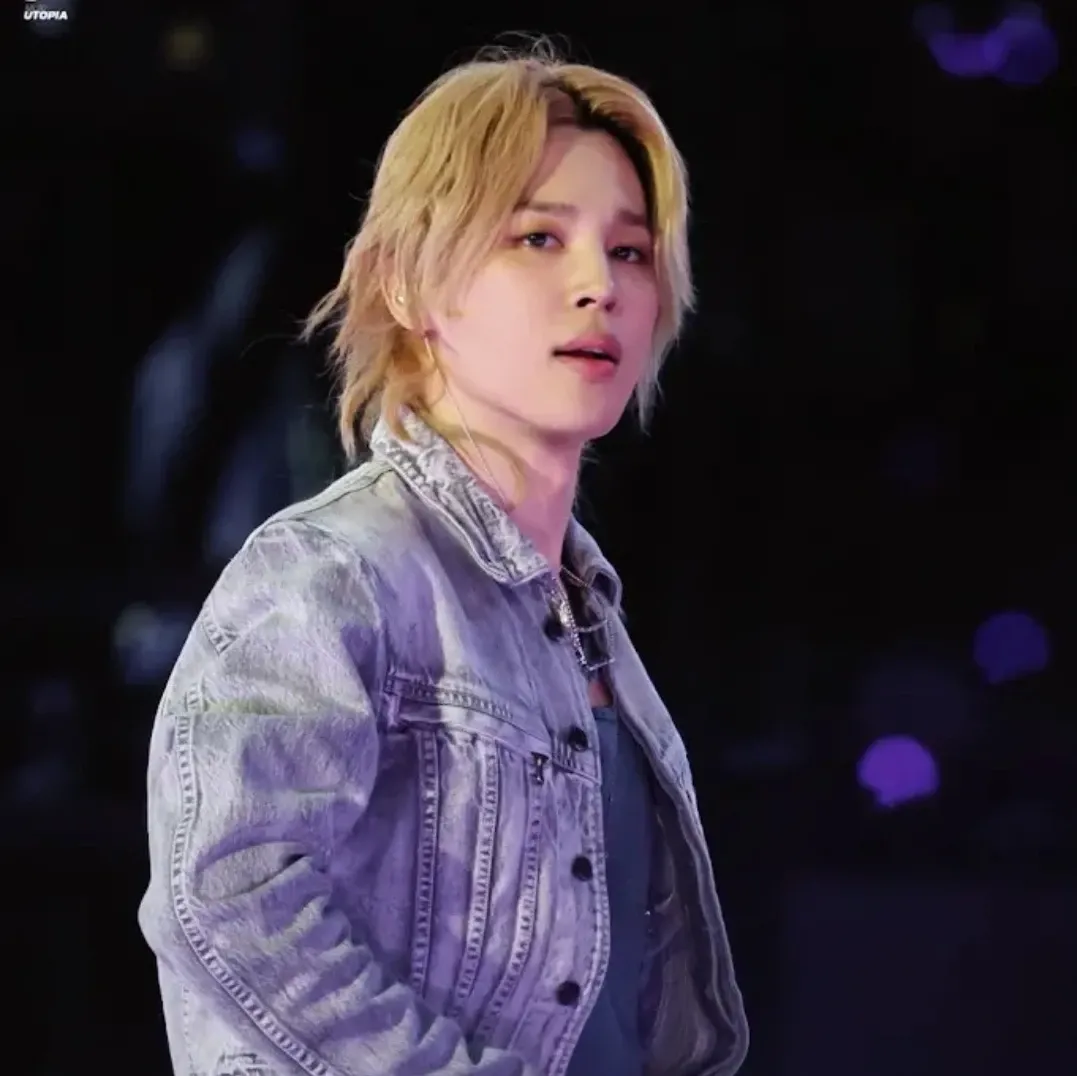 A moment captured by a fan of Ha Jimin