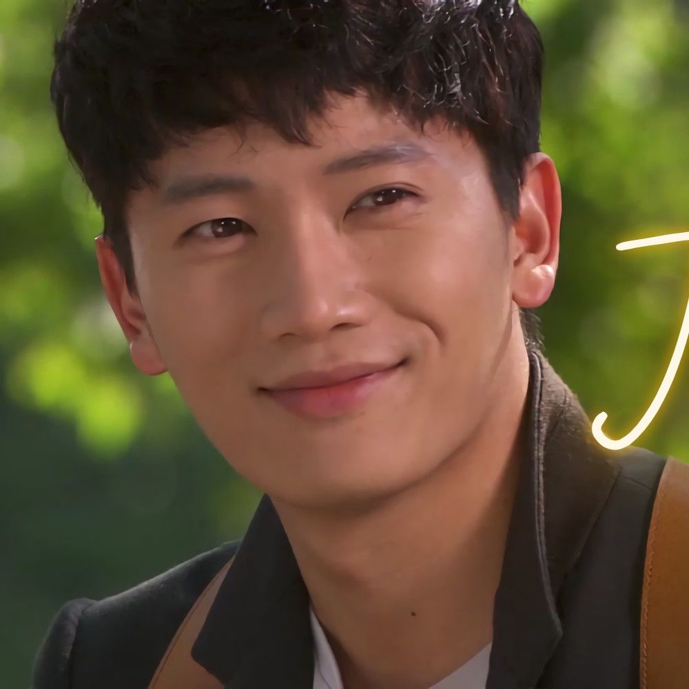 A moment captured by a fan of Ji Sung