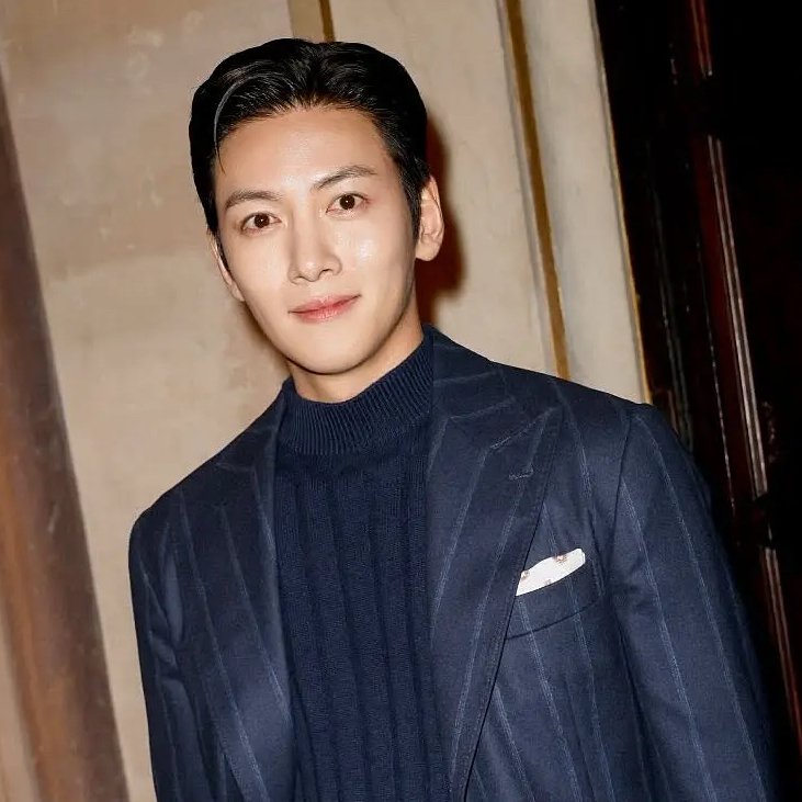 Behind-the-scenes cut of Ji Changwook