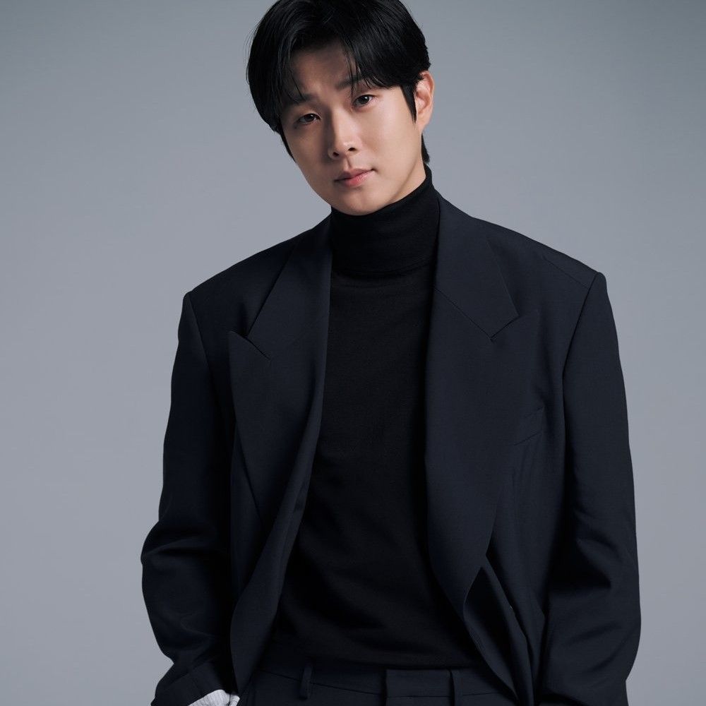 Recent activity shot of Choi Wooshik