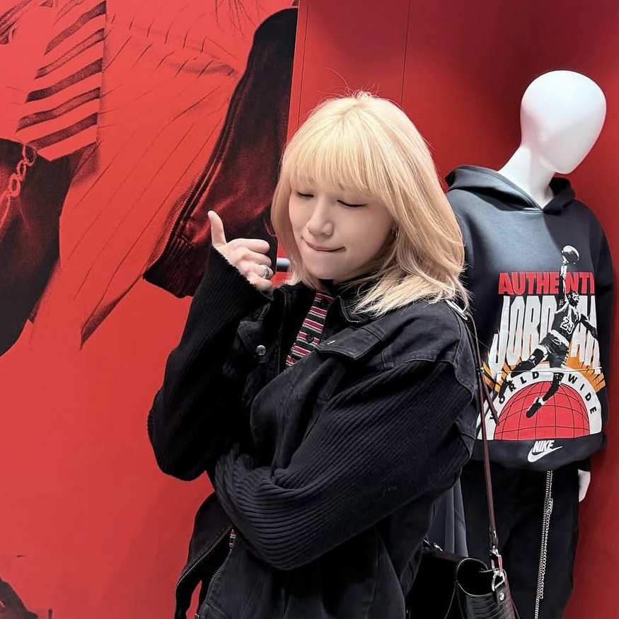 A moment captured by a fan of BADA