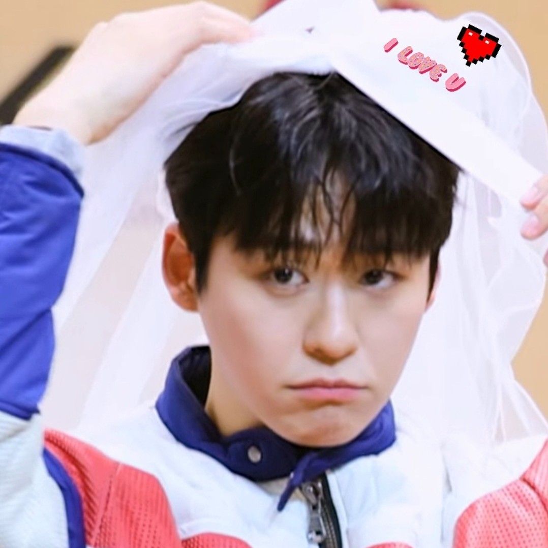 Behind-the-scenes cut of Lee Solomon