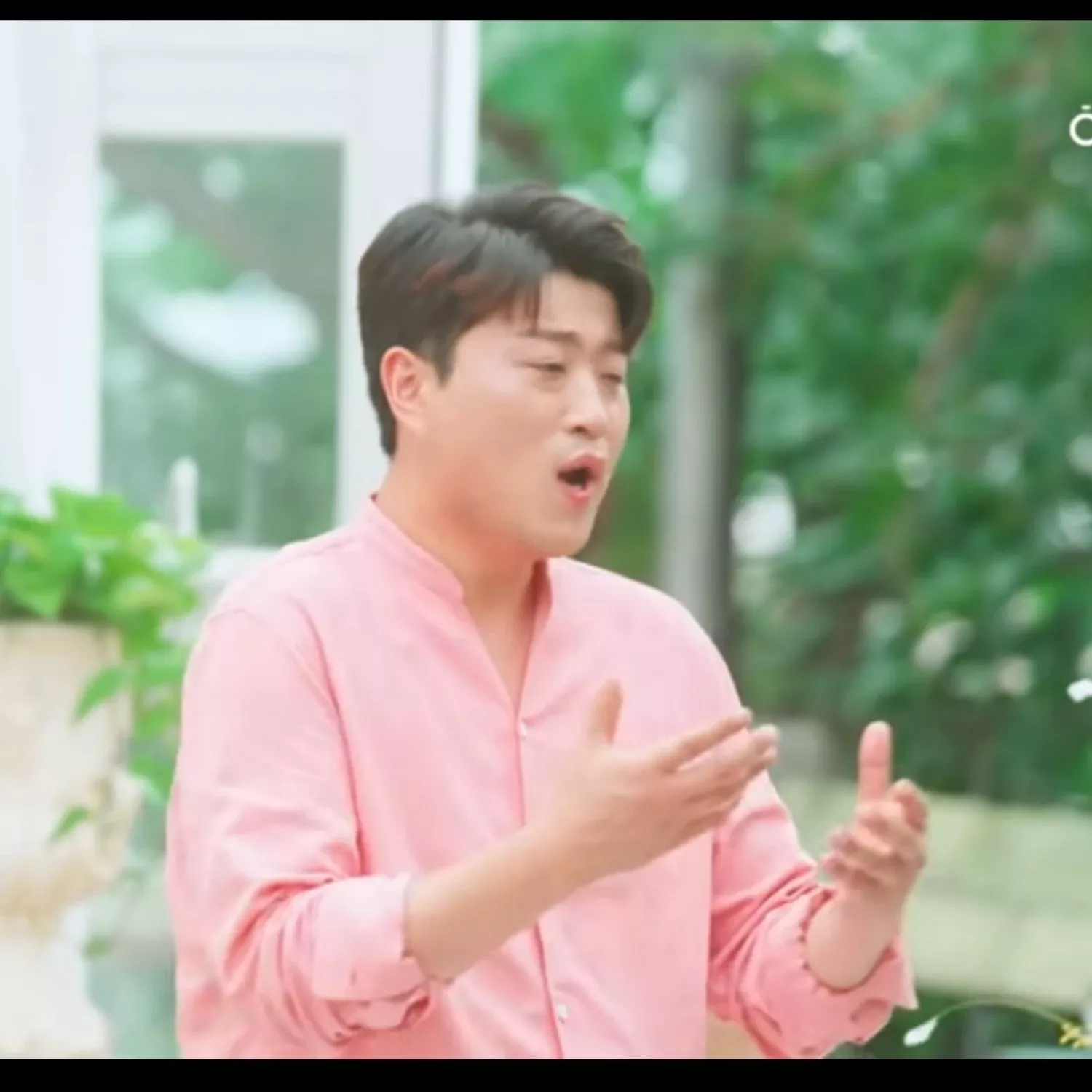 キム・ホジュンのビハインドカット