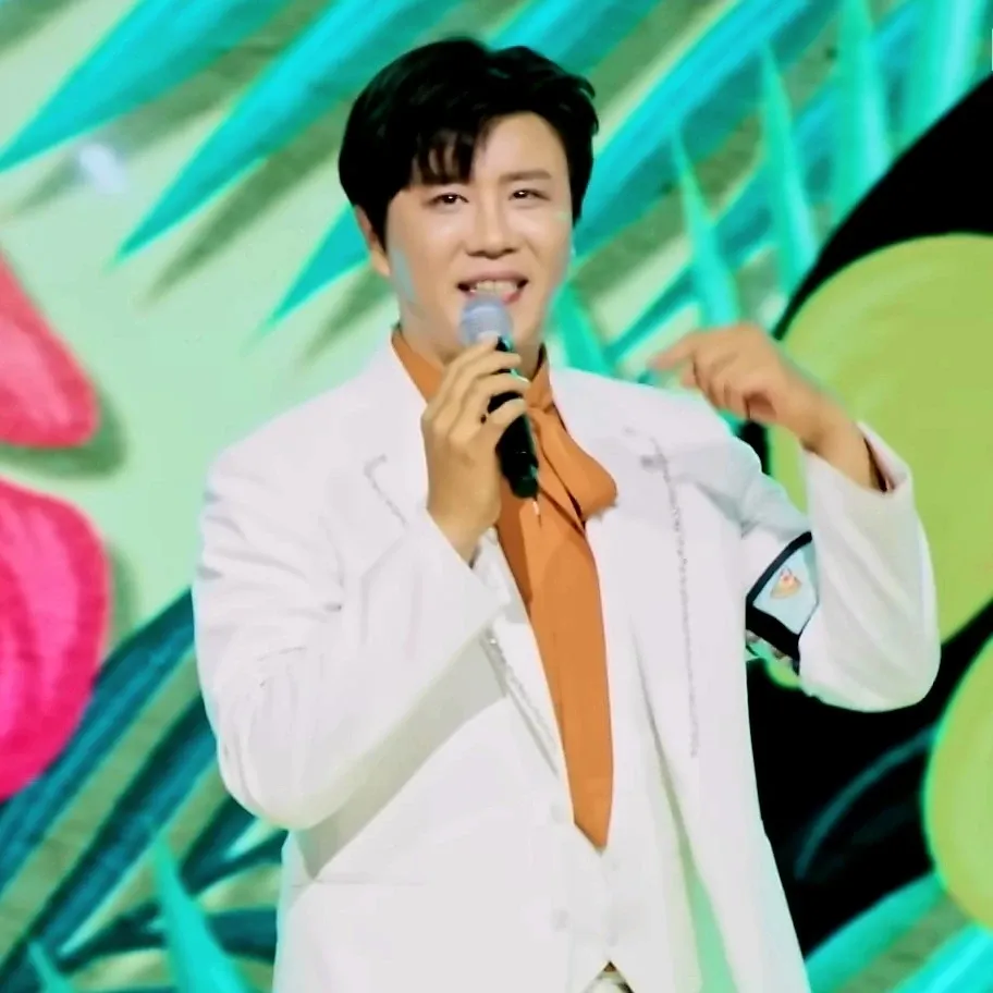 Behind-the-scenes cut of Jin Haesung