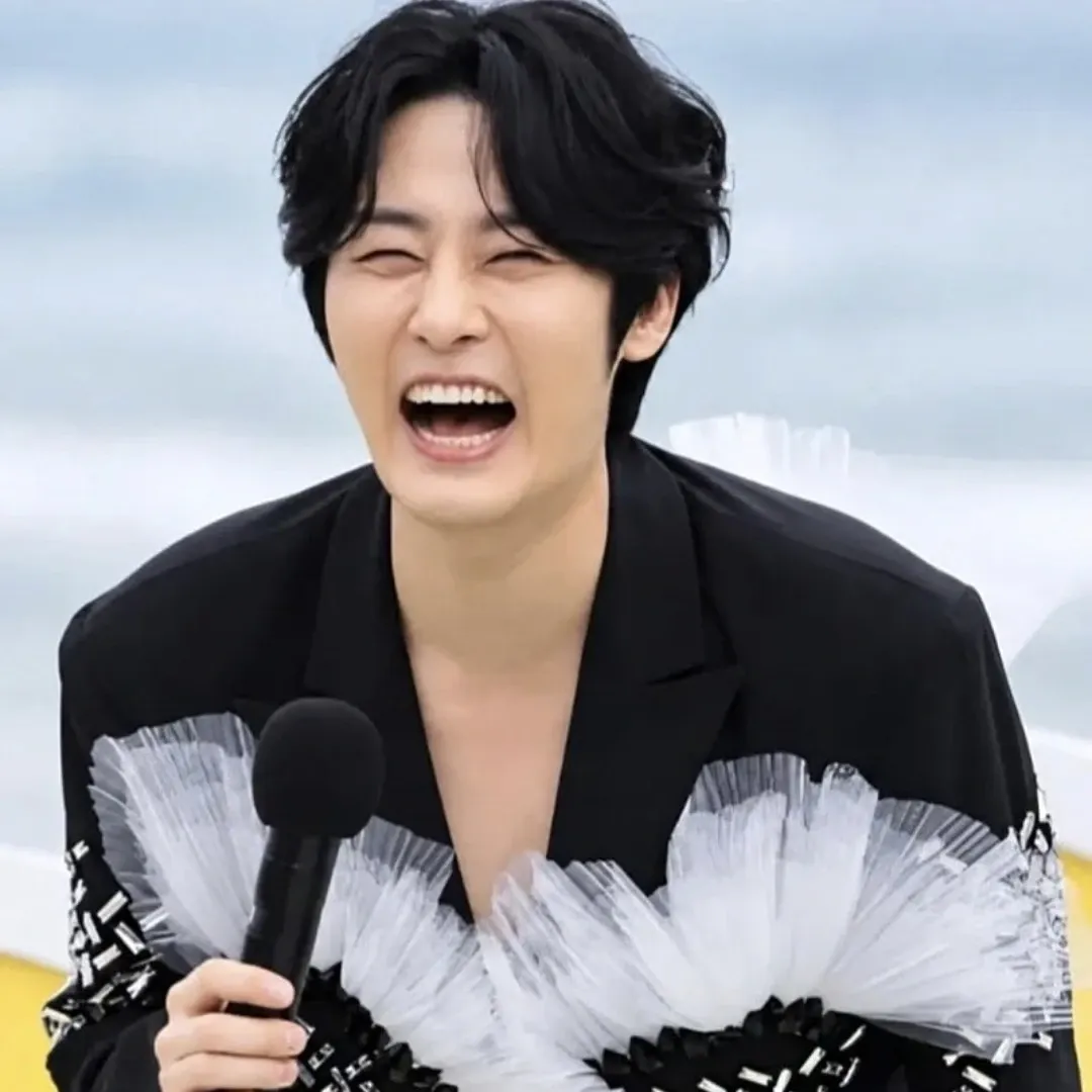 A moment captured by a fan of Kang Moonkyung