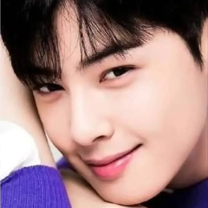 Latest photo of Cha Eunwoo