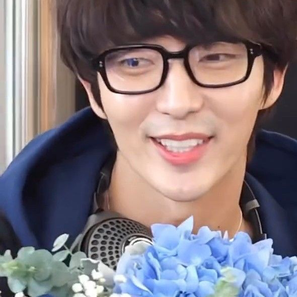 A moment captured by a fan of Lee Joongi