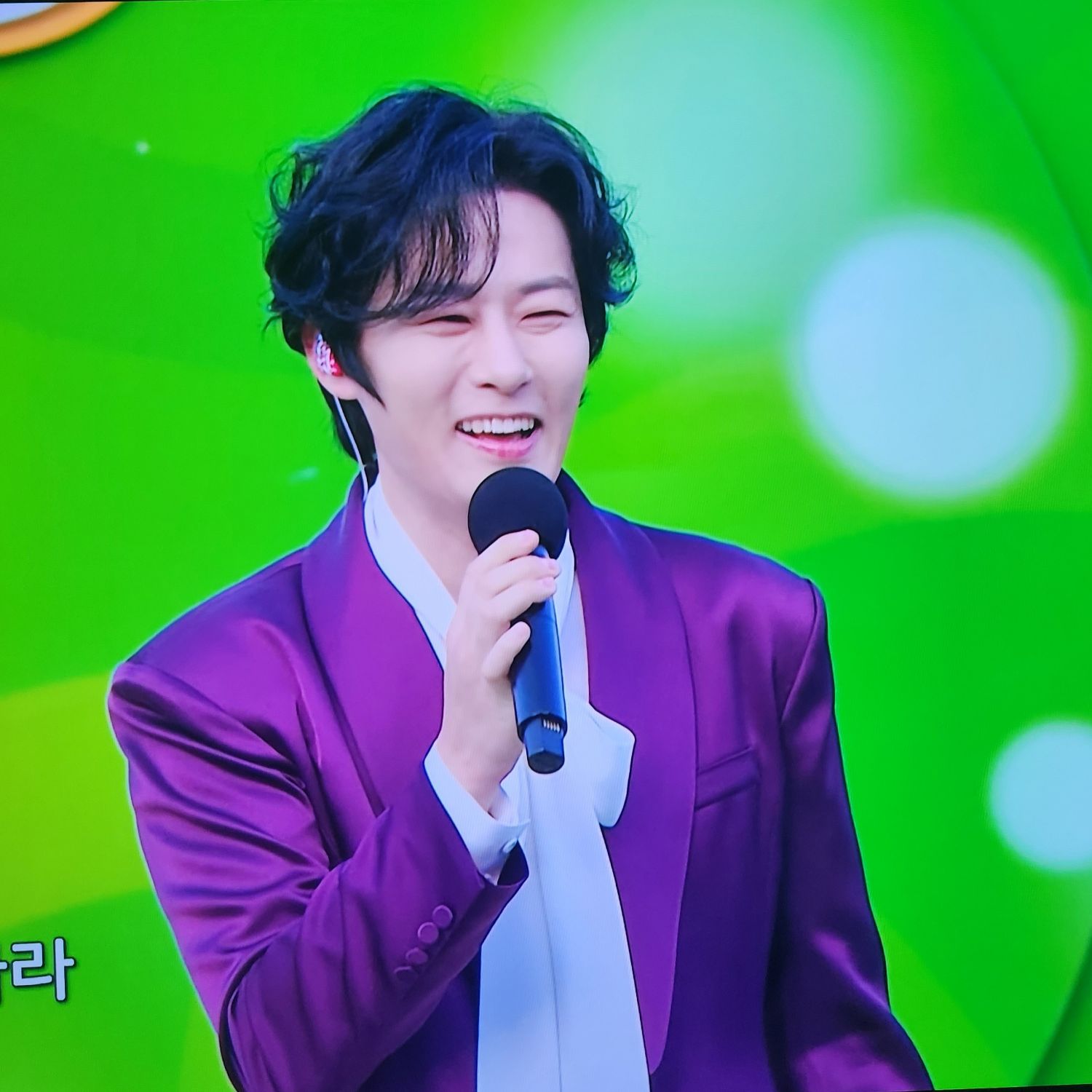 Behind-the-scenes cut of Kang Moonkyung