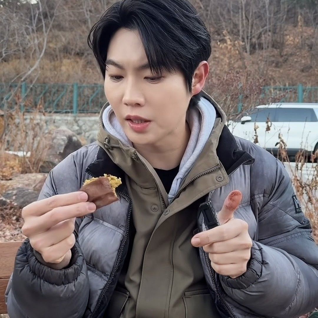 A moment captured by a fan of Son Taejin