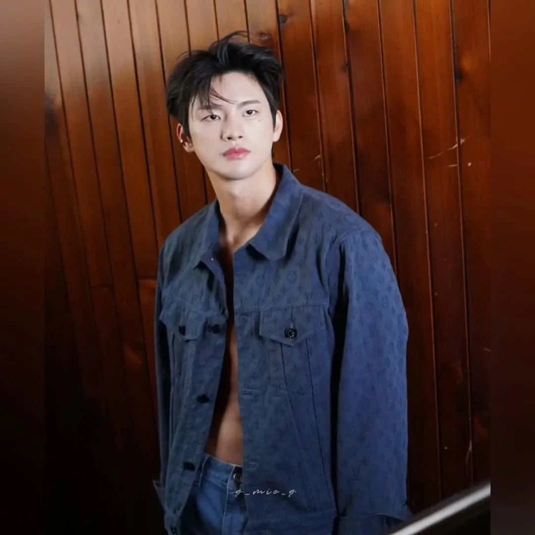 Latest photo of Seo Inguk