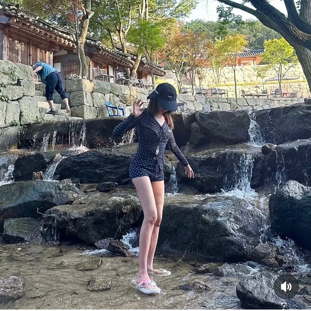 Latest photo of Hong Jiyoon